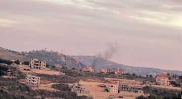 بالفيديو استهداف سيارة على طريق صفد البطيخ تبنين