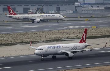 هبوط طائرة تركية اضطراريا في برشلونة بعد تهديد بقنبلة على متنها هبوط طائرة تركية اضطراريا في برشلونة بعد تهديد بقنبلة على متنها