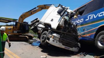 حادث سير مروع... وفيديو يوثق لحظة وقوعه حادث سير مروع... وفيديو يوثق لحظة وقوعه