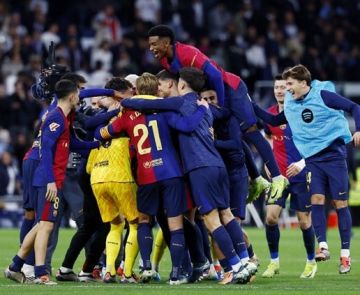 قدم.. برشلونة يستعيد صدارة الدوري الإسباني من ريال مدريد قدم.. برشلونة يستعيد صدارة الدوري الإسباني من ريال مدريد