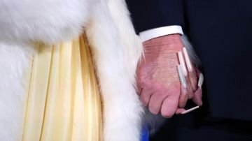 ترامب وأظافر نجمة شهيرة... وهي ترد بالفيديو: أنا المعجبة رقم 1 بك