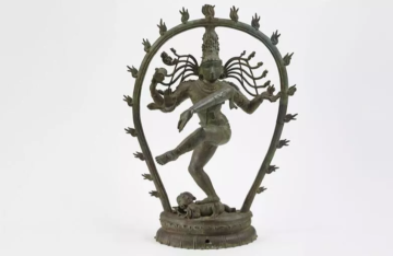 متحف أميركي يعيد للهند ثلاثة تماثيل أثرية مهربة