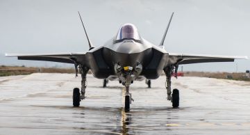 إسرائيل تعلن وصول ثلاث مقاتلات F-35 أميركية جديدة إلى قاعدة نيفاتيم الجوية