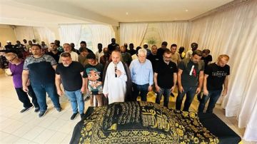 بالصور من أبيدجان: تشييع المرحوم أيمن فضل نحله بالصور من أبيدجان: تشييع المرحوم أيمن فضل نحله