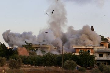 هيئة البث الإسرائيلية: نتنياهو يبلغ وزراء أن هناك ضوء أخضر من الرئيس الأمريكي لشن هجوم في لبنان هيئة البث الإسرائيلية: نتنياهو يبلغ وزراء أن هناك ضوء أخضر من الرئيس الأمريكي لشن هجوم في لبنان