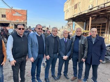 وفد من جمعية تجار صيدا تفقد أضرار العدوان في سينيق وطالب بتعويض المتضررين وفد من جمعية تجار صيدا تفقد أضرار العدوان في سينيق وطالب بتعويض المتضررين