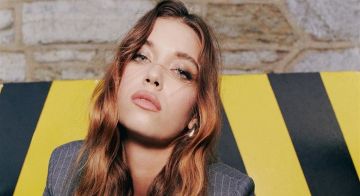 بطلة الطائر الرفراف ترفض مشاهد القبلات مع هذا النجم التركي الشهير.. إليكم السبب بطلة الطائر الرفراف ترفض مشاهد القبلات مع هذا النجم التركي الشهير.. إليكم السبب