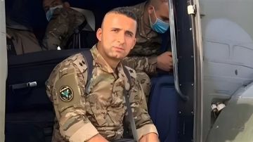 ترقية ابن بلدة الجبين الجنوبية ومدينة صور النقيب في الجيش اللبناني رجا عقيل الى رتبة رائد. ترقية ابن بلدة الجبين الجنوبية ومدينة صور النقيب في الجيش اللبناني رجا عقيل الى رتبة رائد.