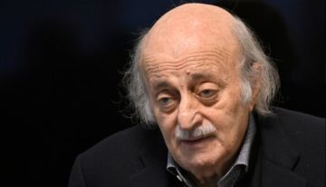 جنبلاط: أتقدم بطلب الانضمام لمجلس السلام في لبنان بصفتي عضوا متقاعدا في مجلس السلام العالمي جنبلاط: أتقدم بطلب الانضمام لمجلس السلام في لبنان بصفتي عضوا متقاعدا في مجلس السلام العالمي