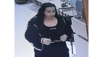 قوى الامن تعمم صورة مطلوبة بجرم سرقة محل مجوهرات في المنصورية