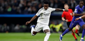 فيني جونيور نجم الأسبوع أوروبيا