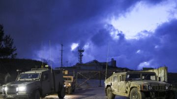 انفجارات عنيفة خلال مناورات للجيش الإسرائيلي عند الحدود وقنابل مضيئة في اجواء يارون ورميش والناقورة انفجارات عنيفة خلال مناورات للجيش الإسرائيلي عند الحدود وقنابل مضيئة في اجواء يارون ورميش والناقورة