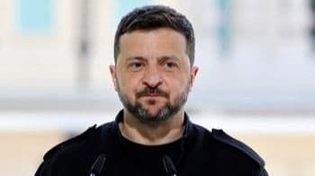 زيلينسكي يؤكد تلقيه دعوة لعضوية مجلس السلام لكنه يستبعد الانضمام إلى جانب روسيا زيلينسكي يؤكد تلقيه دعوة لعضوية مجلس السلام لكنه يستبعد الانضمام إلى جانب روسيا