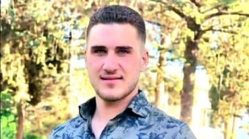 شقيق يمزق جسد شقيقه وابن شقيقه بالسكين فيقتل احدهما ويضع الثاني في العناية المركزة والسبب صادم!