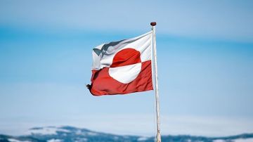 غرينلاند ترفض الانضمام إلى الولايات المتحدة وتؤكد البقاء تحت التاج الدنماركي غرينلاند ترفض الانضمام إلى الولايات المتحدة وتؤكد البقاء تحت التاج الدنماركي