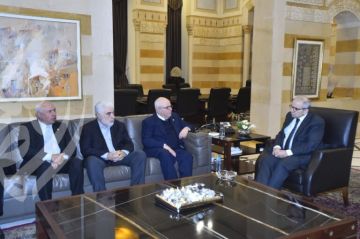 الرئيس نواف سلام يستقبل وفد المقاصد في السراي الحكومي