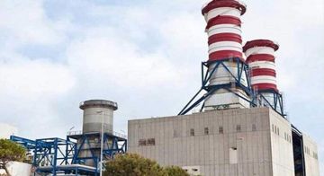 بالفيديو: حريق كبير قرب منشآت نفط طرابلس!