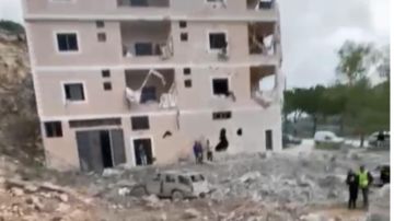 بالفيديو: دمار هائل بعد الغارات