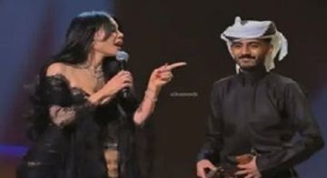 بعدما رقص مع هيفا وهبي هذه حقيقة تبرؤ عائلة شاب سعودي منه (فيديو) بعدما رقص مع هيفا وهبي هذه حقيقة تبرؤ عائلة شاب سعودي منه (فيديو)