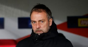 فليك بعد تأهل برشلونة: لست سعيدا