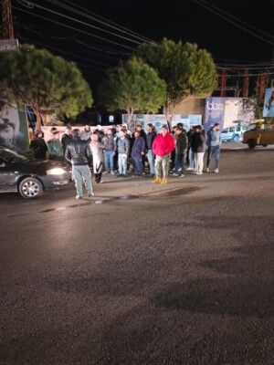 النشرة: وقفة احتجاجية على دوار كفررمان تنديدا بالغارات الاسرائيلية النشرة: وقفة احتجاجية على دوار كفررمان تنديدا بالغارات الاسرائيلية