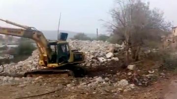 بالفيديو: استهداف إسرائيلي لجرافة في بليدا