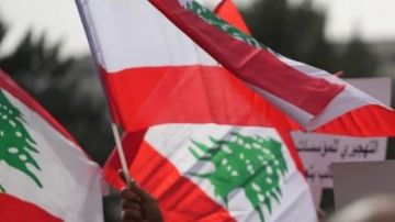 ارتفاع أعداد المحتجين أمام مجلس النواب مع انضمام موظفي القطاع العام وروابط التعليم والعسكريين المتقاعدين ارتفاع أعداد المحتجين أمام مجلس النواب مع انضمام موظفي القطاع العام وروابط التعليم والعسكريين المتقاعدين