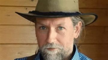 قبل ساعات من الهزة الأرضية في بيروت.. هذا ما حذر منه عالم الزلازل الشهير (صور) قبل ساعات من الهزة الأرضية في بيروت.. هذا ما حذر منه عالم الزلازل الشهير (صور)