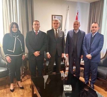 وفد شركة تاتش مع وزير الصناعة جو عيسى الخوري