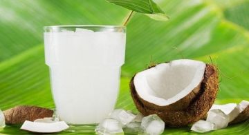 أيهما أفضل لإشراق البشرة ماء الأرز أم ماء جوز الهند؟