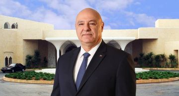 الرئيس جوزاف عون: أؤكد دعمي الكامل لبيان الجيش اللبناني.. وأدعو الدول الشقيقة والصديقة إلى منع وصول أي أسلحة إلى أي جهة في لبنان ما عدا القوى المسلحة اللبنانية الرئيس جوزاف عون: أؤكد دعمي الكامل لبيان الجيش اللبناني.. وأدعو الدول الشقيقة والصديقة إلى منع وصول أي أسلحة إلى أي جهة في لبنان ما عدا القوى المسلحة اللبنانية