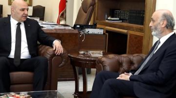 القوات بين ترتيب العلاقة مع بعبدا والصدام مع التيار