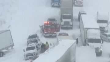 بالفيديو: تصادم كبير بسبب العاصفة