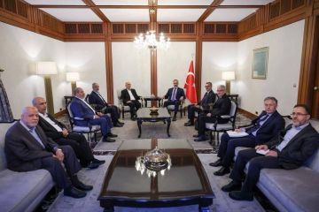 وزير الخارجية التركي بحث مع وفد من حماس المرحلة الثانية من اتفاق وقف إطلاق النار وزير الخارجية التركي بحث مع وفد من حماس المرحلة الثانية من اتفاق وقف إطلاق النار