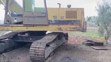 بالفيديو: غارة صباحية.. تستهدف حفارة!