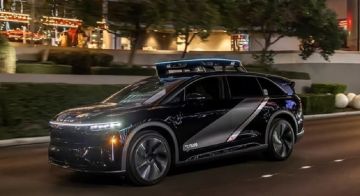 روبوتاكسي مبتكرة تجمع تقنيات لوسيد ونورو وأوبر