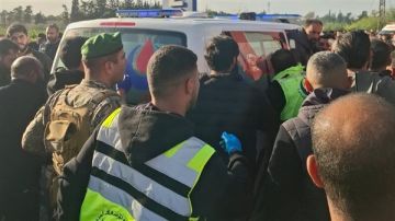 عاجل: مشاهد للاضرار من مكان الاستهداف في مدينة صور - طريق الثكنة عاجل: مشاهد للاضرار من مكان الاستهداف في مدينة صور - طريق الثكنة