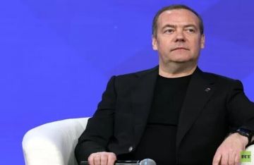 مدفيديف: توقعاتي تتحقق من أوكرانيا إلى غرينلاند!