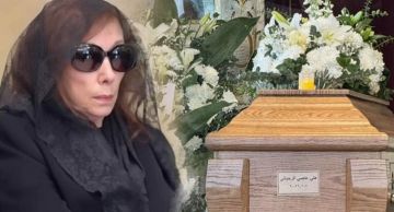 الأم الحزينة تواجه الفقد مرة جديدة فيروز ودعت نجلها هلي بعد أشهر من وداع شقيقه زياد! الأم الحزينة تواجه الفقد مرة جديدة فيروز ودعت نجلها هلي بعد أشهر من وداع شقيقه زياد!