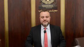 عبد المسيح: من يعتبر الناس جحاش يجب أن يقبع في قفص أو زريبة