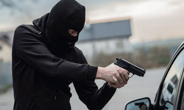 في سعدنايل تعرض لعملية سلب مسلحة بـ15 ألف دولار!