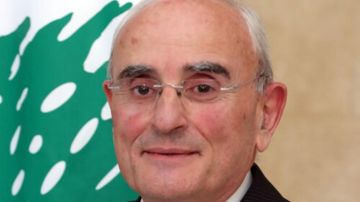 وزير الدفاع استقبل معوض وسليم