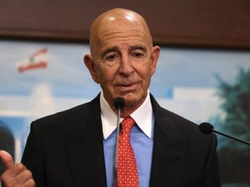 وصول براك وقائد قوات سوريا الديموقراطية إلى أربيل للاجتماع وصول براك وقائد قوات سوريا الديموقراطية إلى أربيل للاجتماع