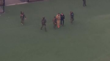 بالفيديو: نقل مادورو وزوجته إلى المحكمة