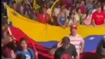 تظاهرات حاشدة في فنزويلا رفضا للعدوان الأميركي.. ونائبة مادورو: جاهزون للدفاع عن بلادنا بكل قوة تظاهرات حاشدة في فنزويلا رفضا للعدوان الأميركي.. ونائبة مادورو: جاهزون للدفاع عن بلادنا بكل قوة