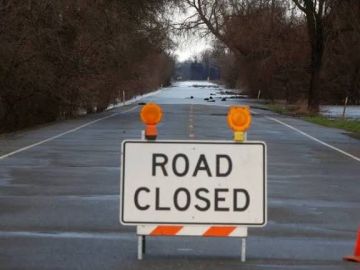 العسكريون المتقاعدون أقفلوا المسلك الغربي لأوتوستراد شكا بالإطارات المشتعلة لبعض الوقت