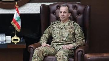 قائد الجيش يشكر كل من واساه بوفاة والدة زوجته