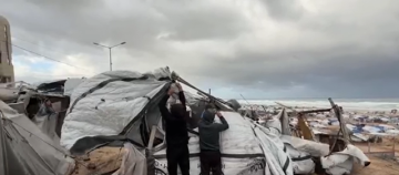 غزة.. البرد وسوء التغذية يودي بحياة المزيد من الضحايا وسط أمطار الشتاء