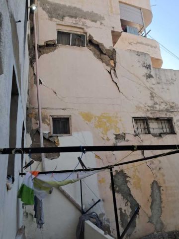 لبنان.. انهيار مبنى سكني في طرابلس (فيديو)
