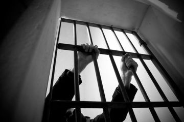 ما سبب وفاة سجينين في سجني القبة طرابلس وروميه؟